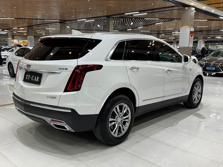 Фото 6 - Cadillac XT5