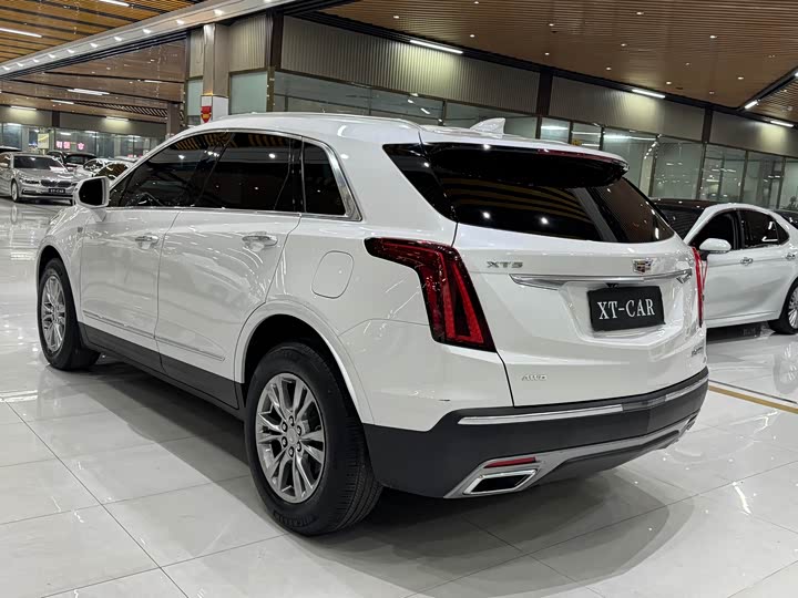 Фото 7 - Cadillac XT5