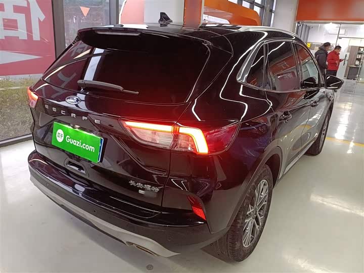 Фото 7 - Ford Escape