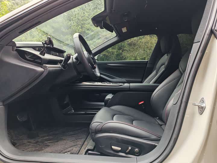 Фото 7 - Xiaomi SU7