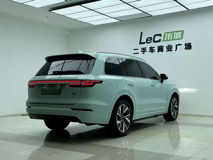 Фото 2 - LiXiang One