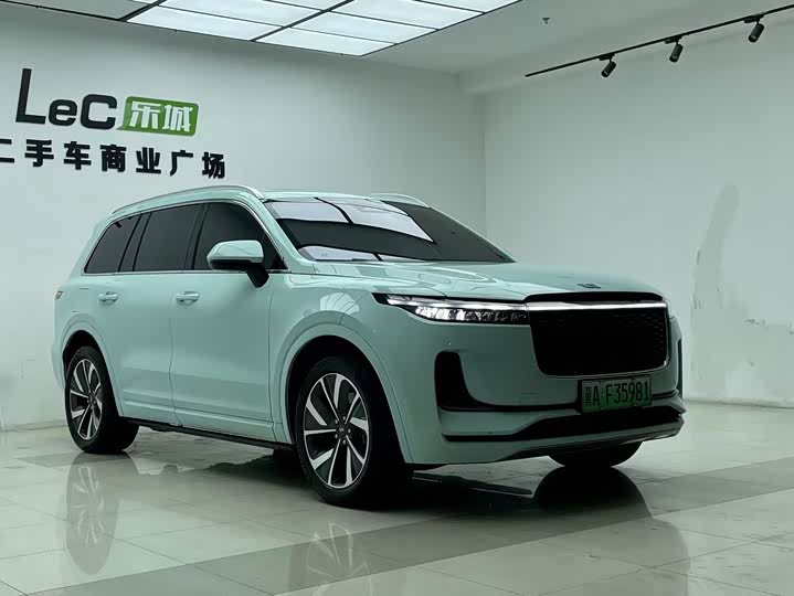 Фото 3 - LiXiang One