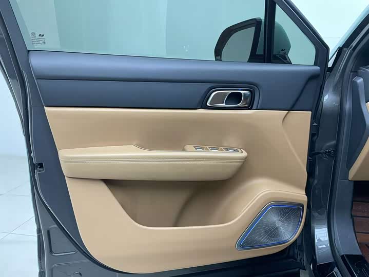 Фото 7 - LiXiang One