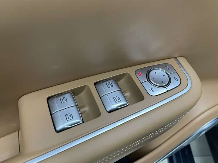 Фото 8 - LiXiang One