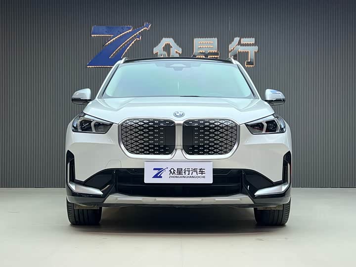 Фото 2 - BMW iX1