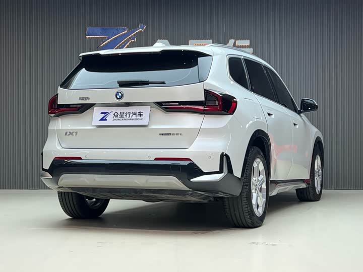 Фото 3 - BMW iX1