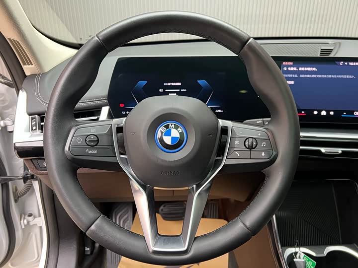 Фото 6 - BMW iX1