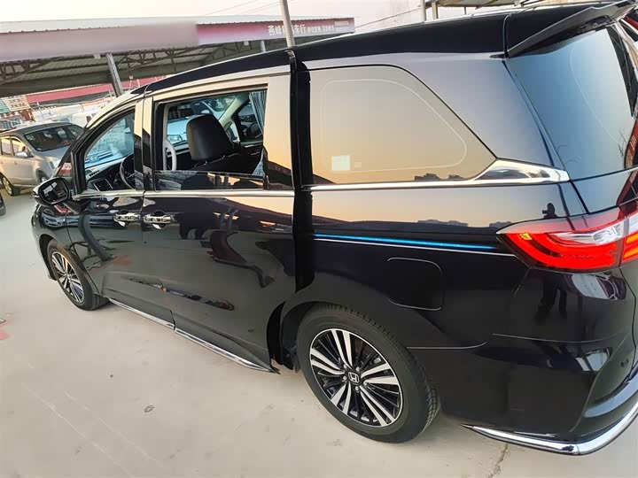 Фото 5 - Honda Odyssey