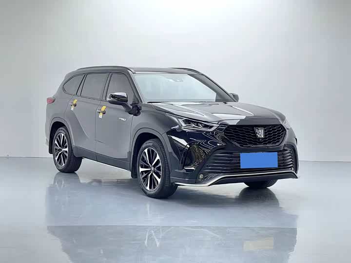 Фото 3 - Toyota Crown Kluger