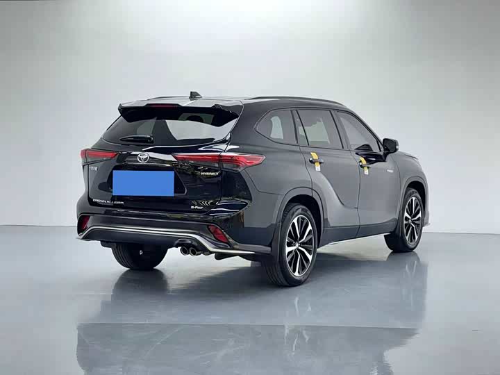 Фото 6 - Toyota Crown Kluger