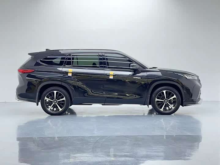 Фото 8 - Toyota Crown Kluger