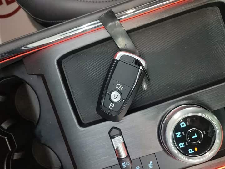 Фото 9 - Ford Mondeo