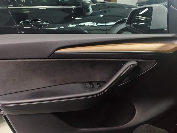 Фото 6 - Tesla Model Y