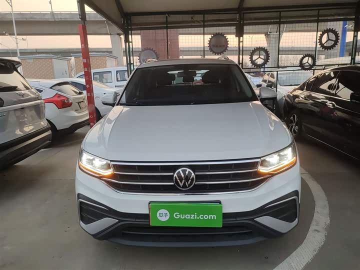 Фото 3 - Volkswagen Tiguan L Pro