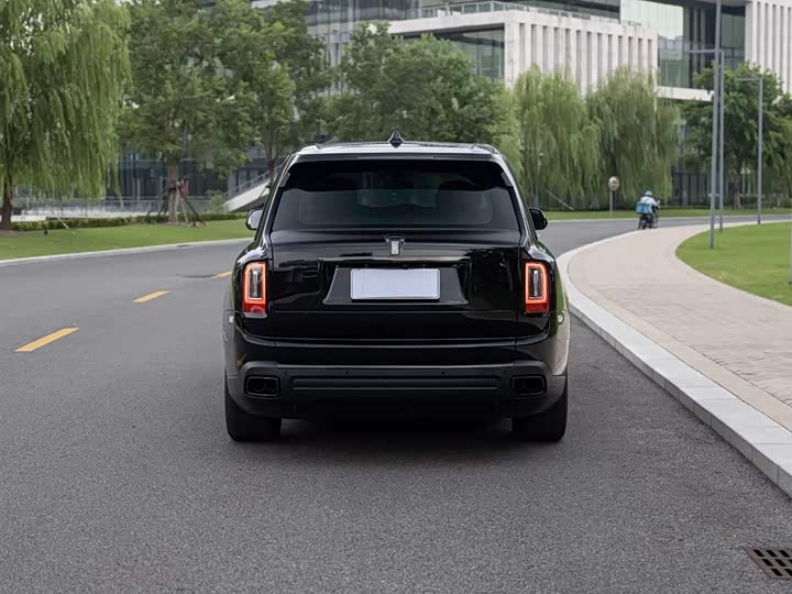 Фото 5 - Rolls-Royce Cullinan