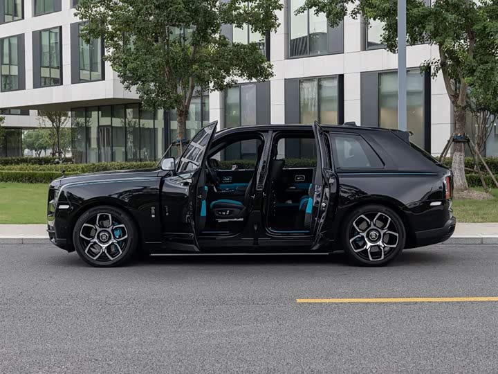 Фото 8 - Rolls-Royce Cullinan