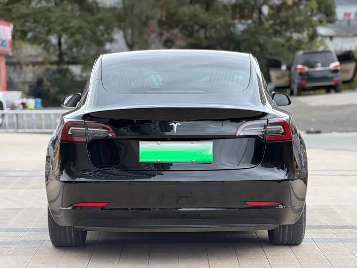 Фото 5 - Tesla Model 3