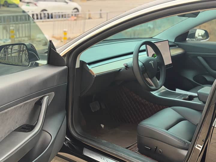 Фото 7 - Tesla Model 3