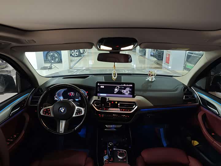 Фото 6 - BMW iX3