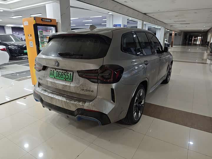 Фото 9 - BMW iX3