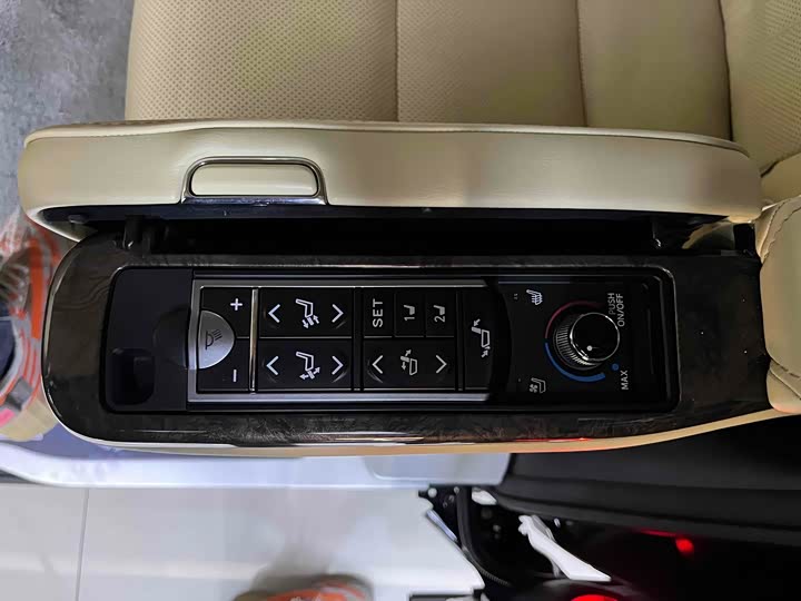 Фото 6 - Toyota Alphard