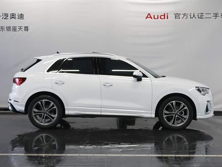 Фото 4 - Audi Q3