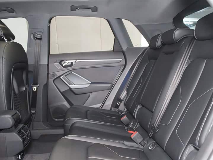 Фото 8 - Audi Q3