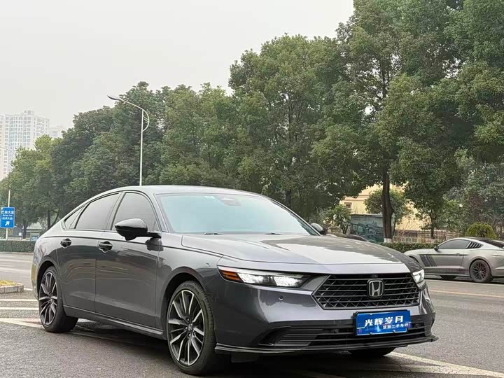 Фото 3 - Honda Accord