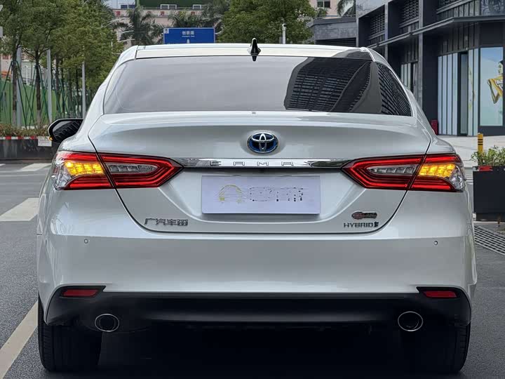 Фото 5 - Toyota Camry