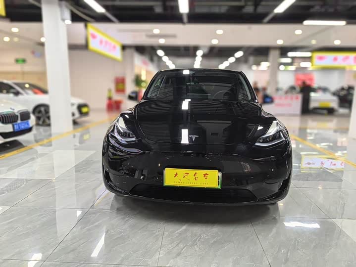 Фото 3 - Tesla Model Y