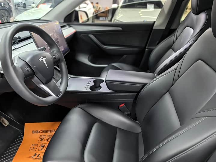 Фото 6 - Tesla Model Y