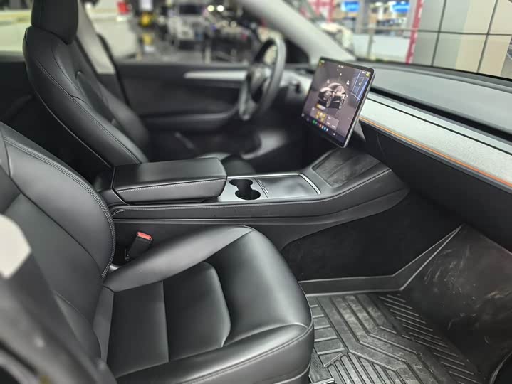 Фото 8 - Tesla Model Y