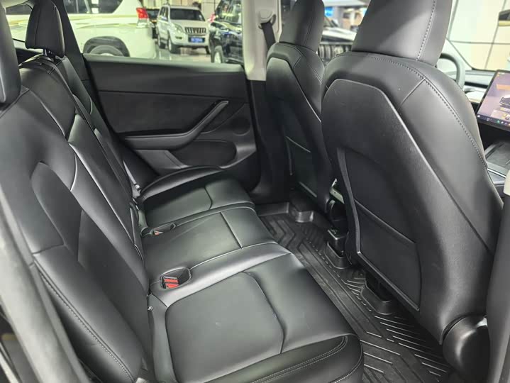 Фото 9 - Tesla Model Y