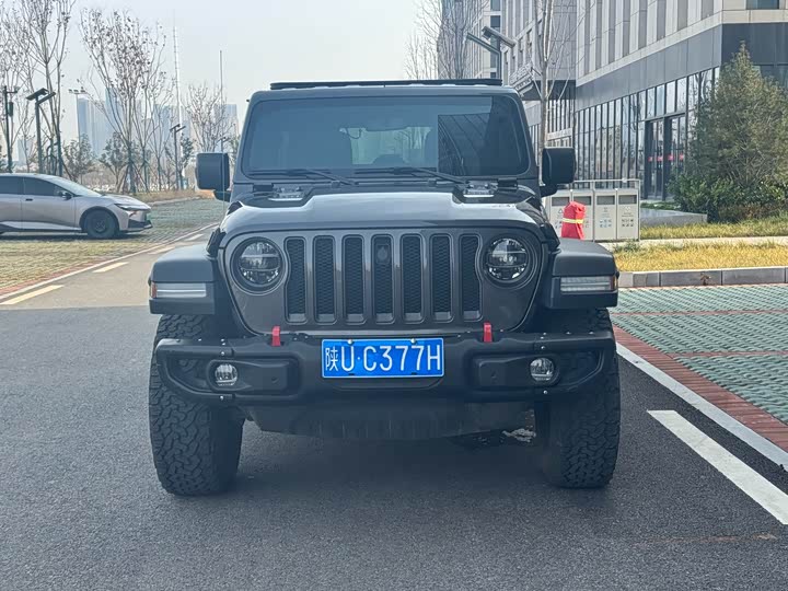 Фото 2 - Jeep Wrangler