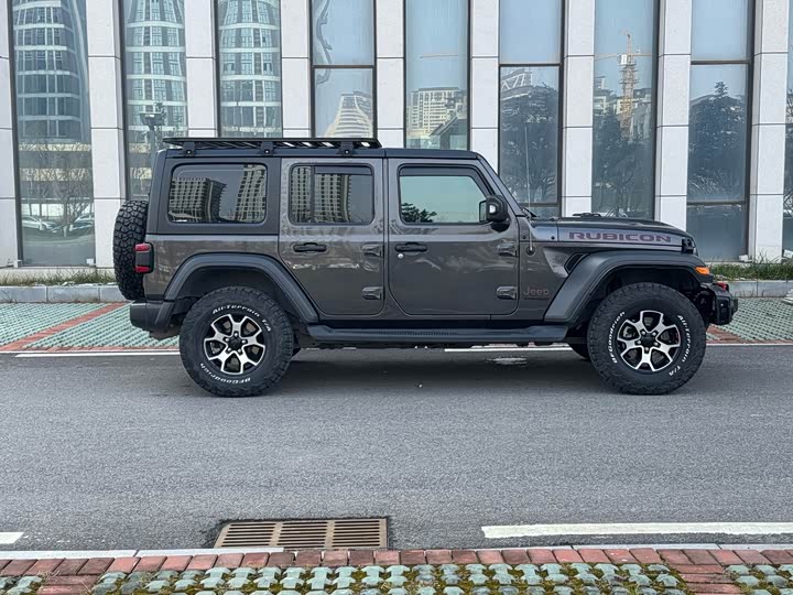 Фото 7 - Jeep Wrangler