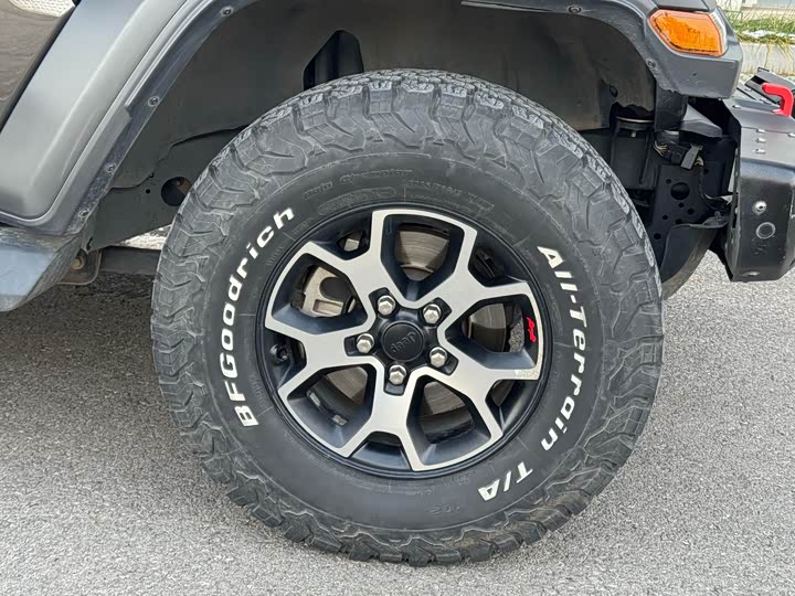 Фото 9 - Jeep Wrangler