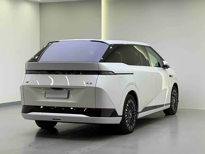 Фото 6 - XPeng X9