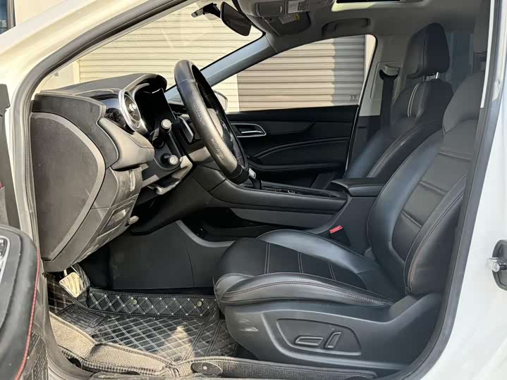 Фото 8 - MG Motor 6