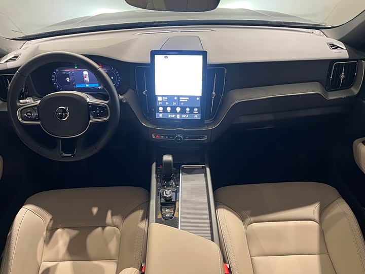 Фото 7 - Volvo XC60