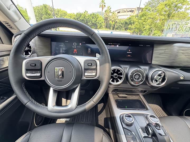 Фото 9 - Tank 300