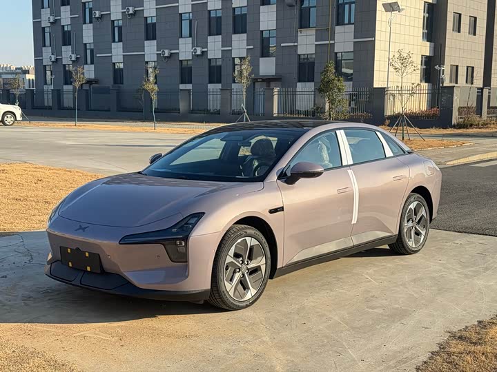 Фото 1 - XPeng Mona M03