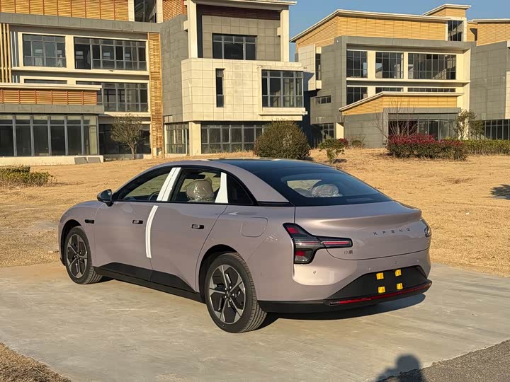 Фото 4 - XPeng Mona M03