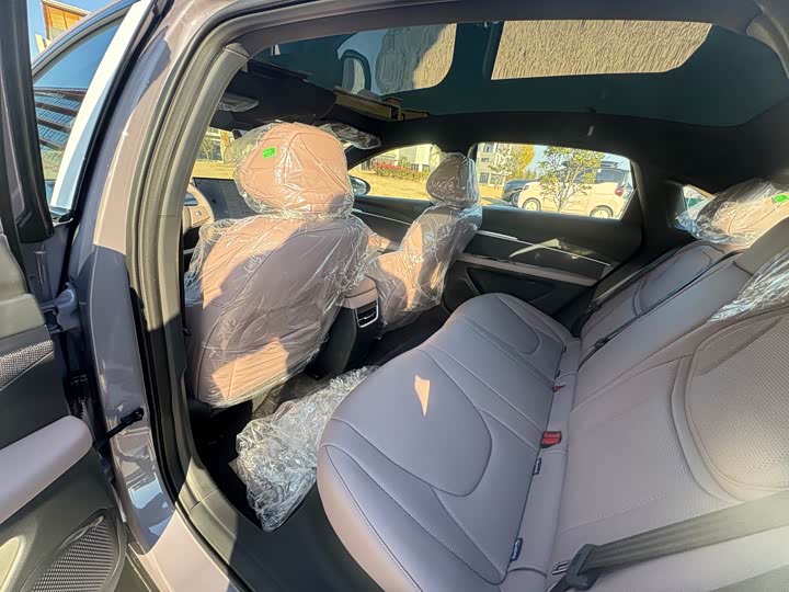 Фото 7 - XPeng Mona M03