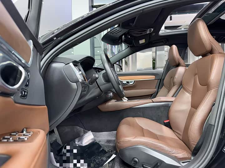 Фото 4 - Volvo S90