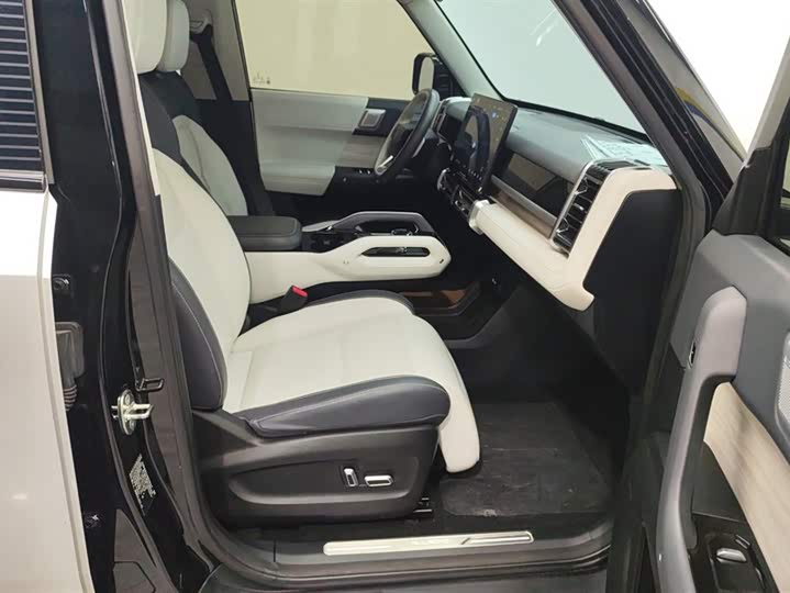 Фото 8 - Chery iCar 03