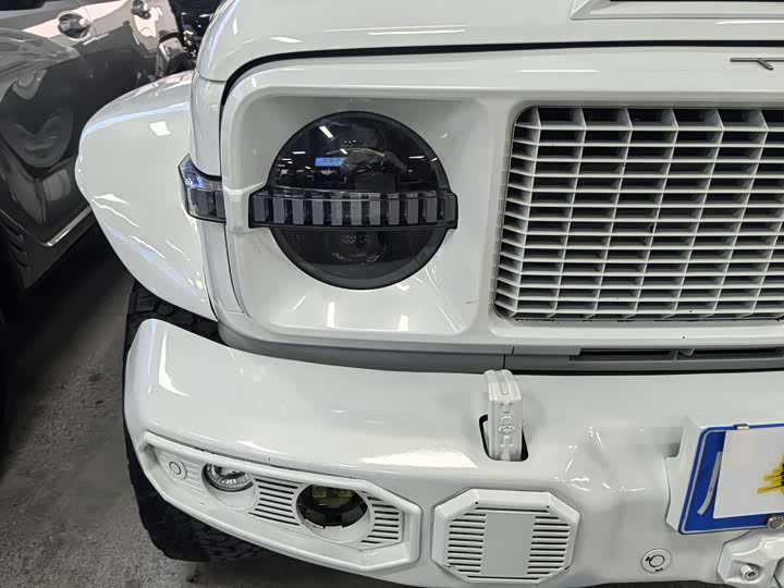 Фото 4 - Tank 300