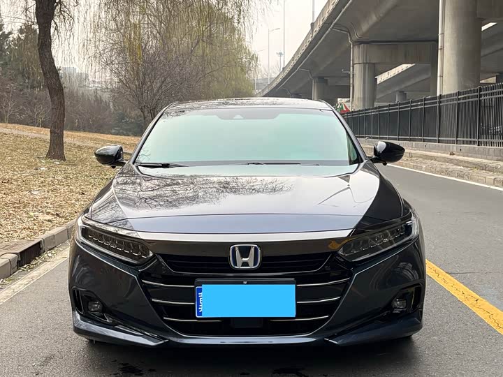 Фото 2 - Honda Accord