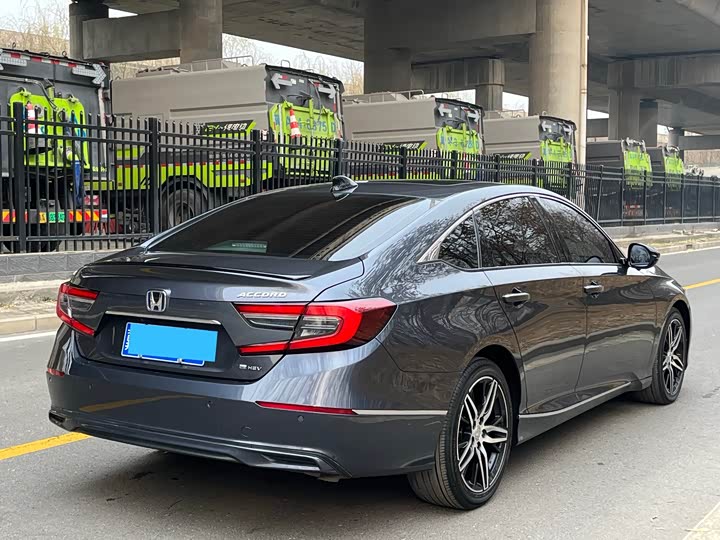 Фото 4 - Honda Accord