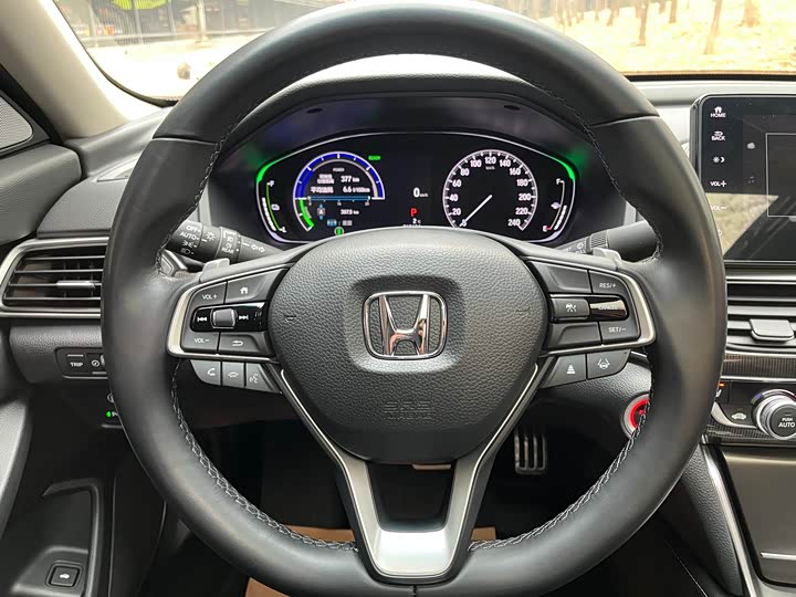 Фото 7 - Honda Accord