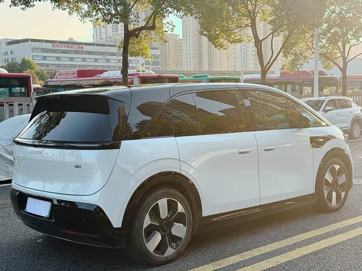 Фото 7 - Zeekr Mix